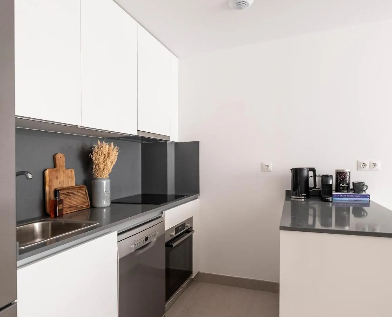 Apartment Celere, 200M From The Sea And 4Km From Golf Resorts Estepona 0*,