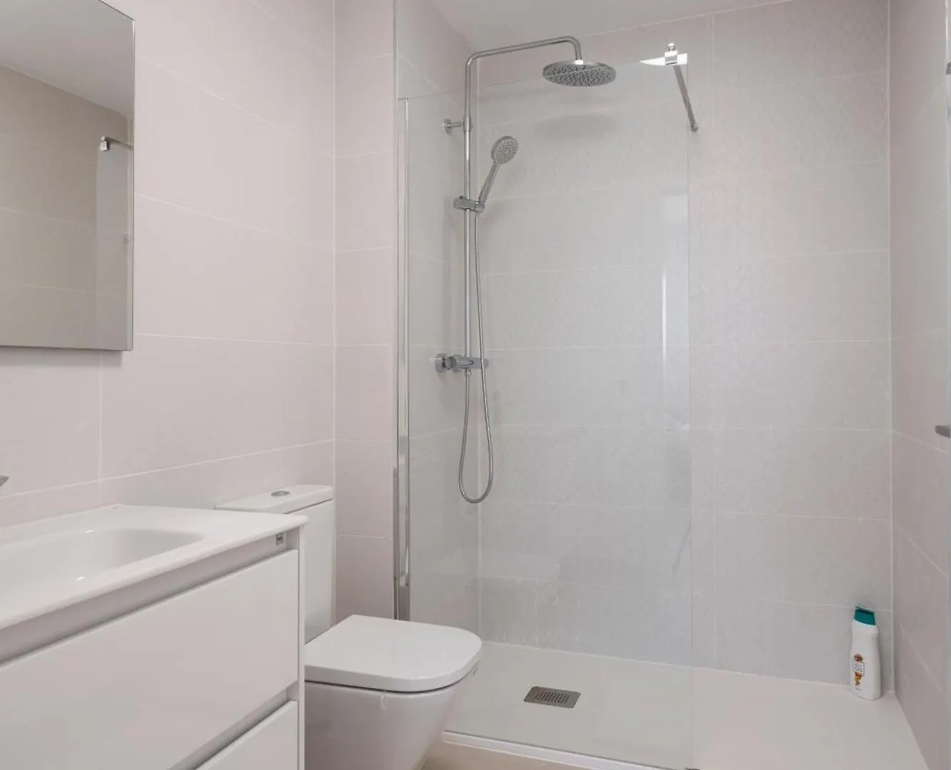 Apartment Celere, 200M From The Sea And 4Km From Golf Resorts Estepona