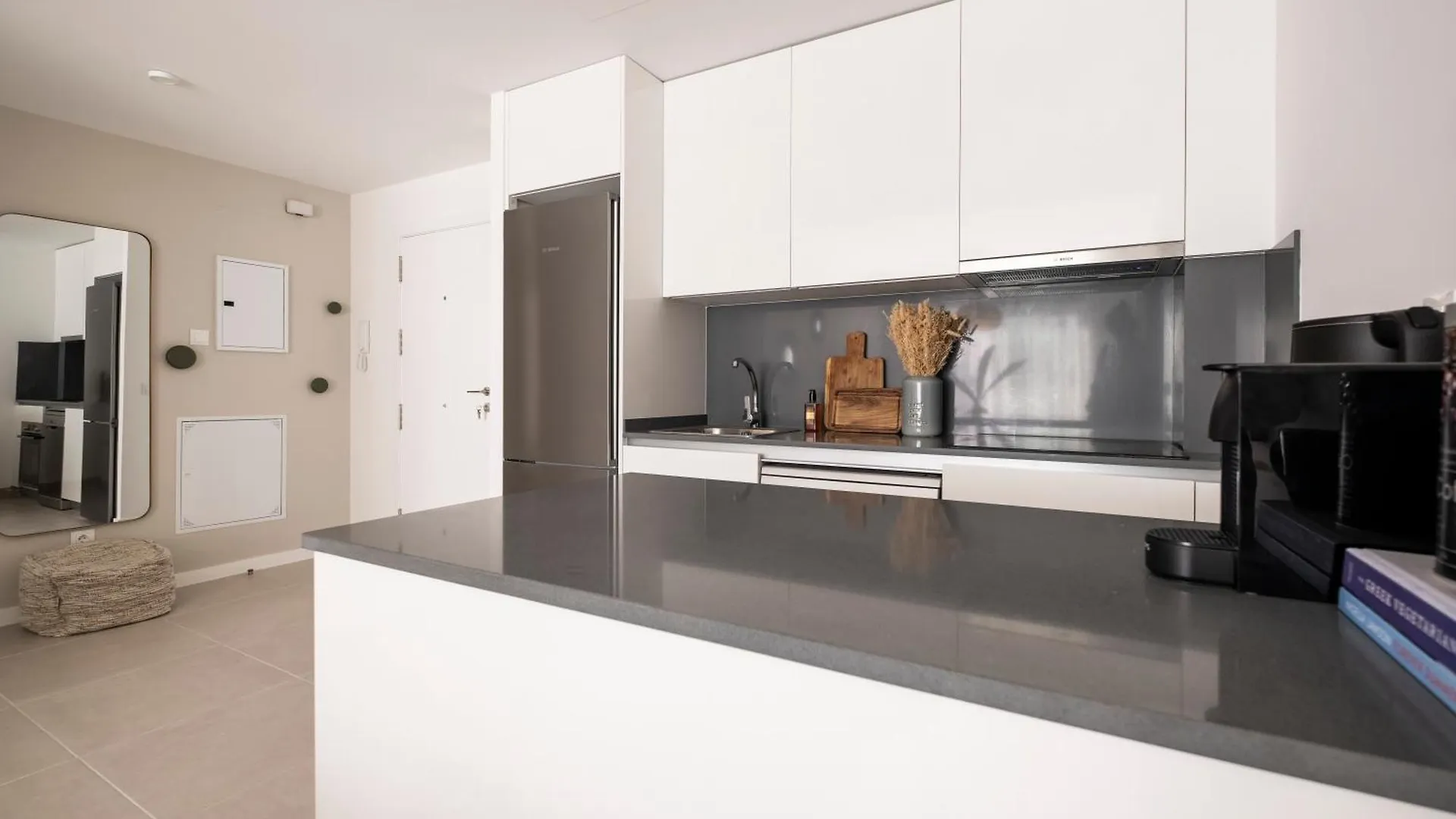 Apartment Celere, 200M From The Sea And 4Km From Golf Resorts Estepona